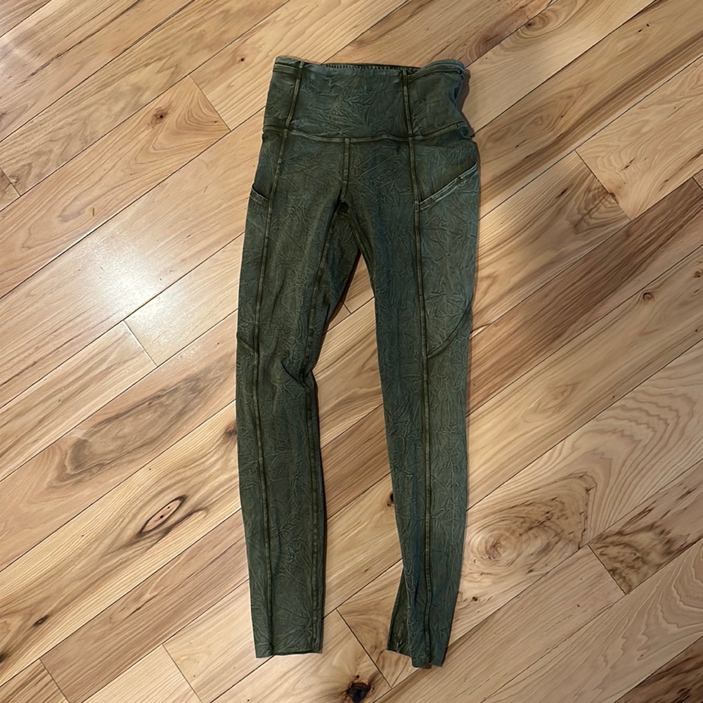 Lululemon leggings army green print size 2